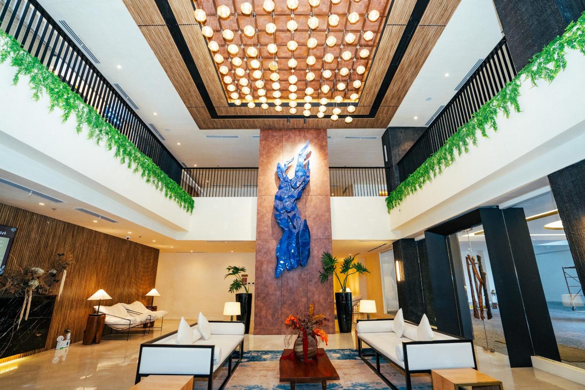 Elijah Hotel Дасмариняс Екстериор снимка
