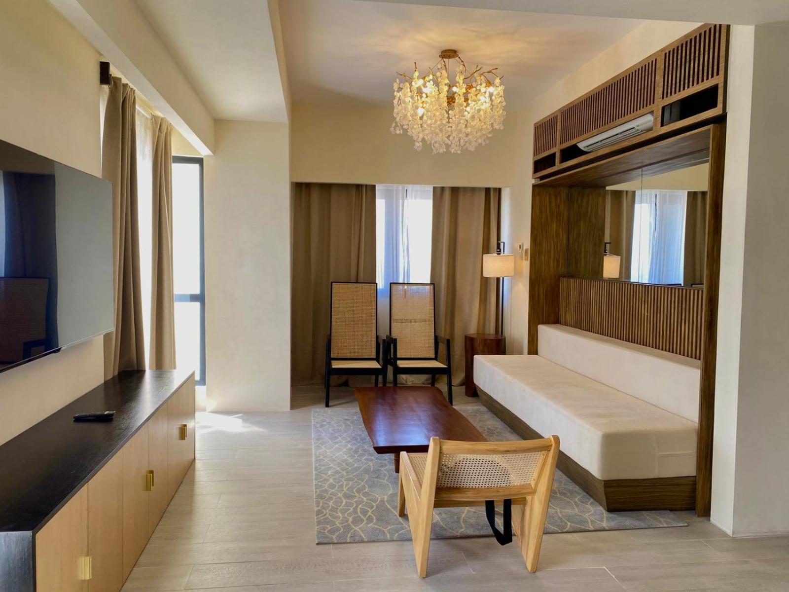 Elijah Hotel Дасмариняс Екстериор снимка