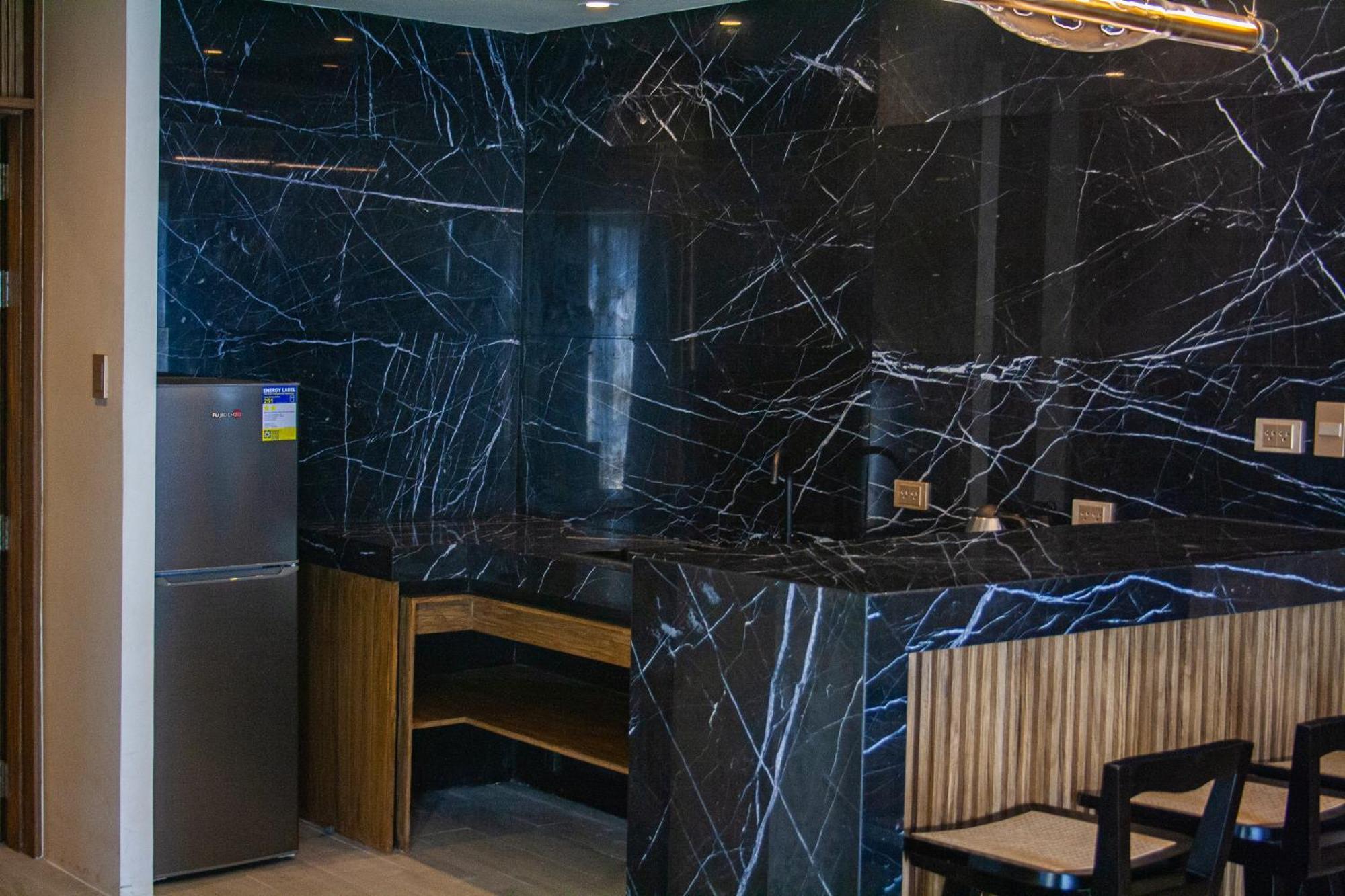 Elijah Hotel Дасмариняс Екстериор снимка