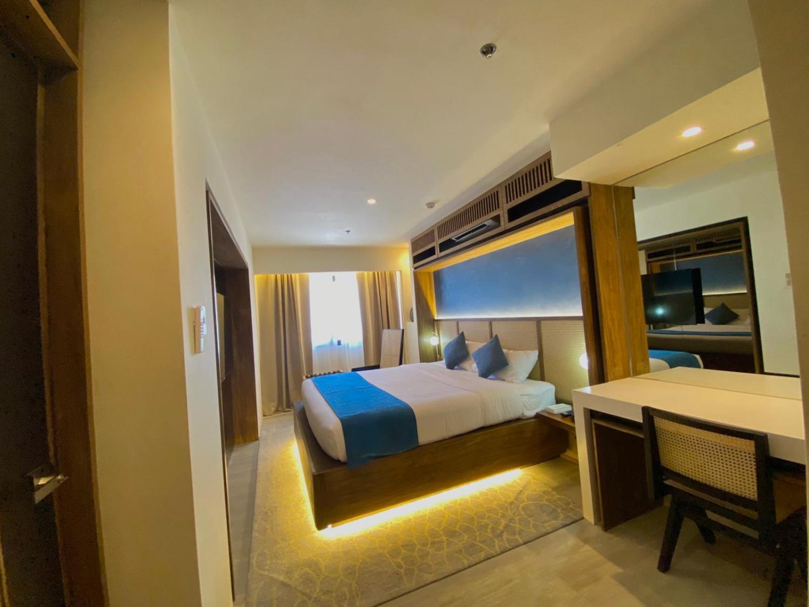 Elijah Hotel Дасмариняс Екстериор снимка