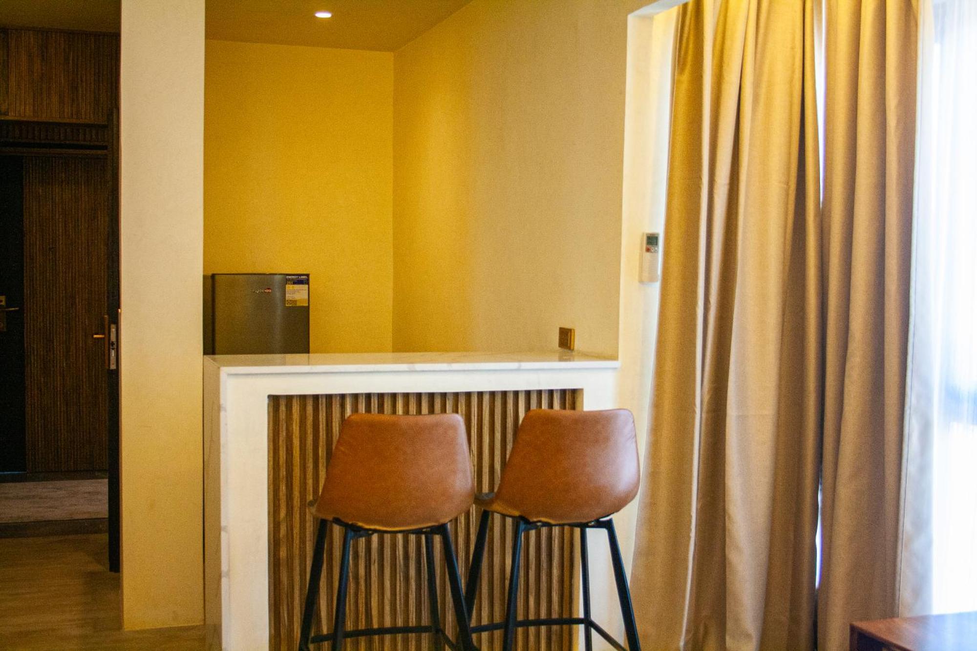 Elijah Hotel Дасмариняс Екстериор снимка