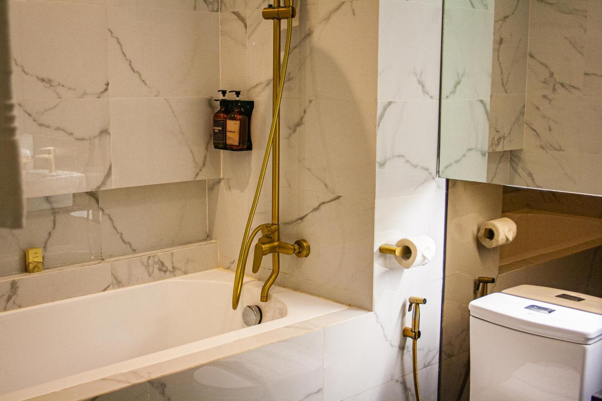 Elijah Hotel Дасмариняс Екстериор снимка