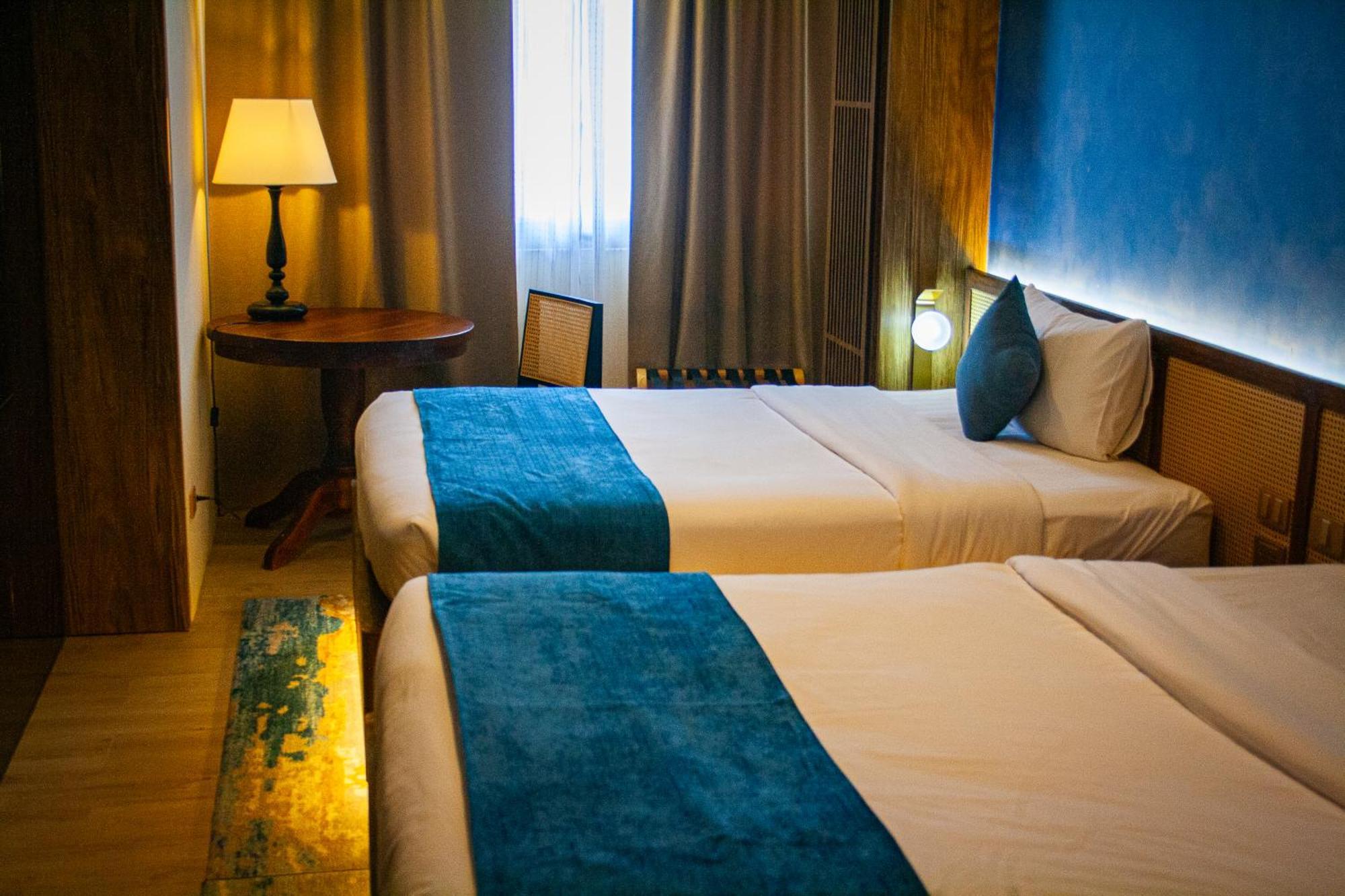 Elijah Hotel Дасмариняс Екстериор снимка